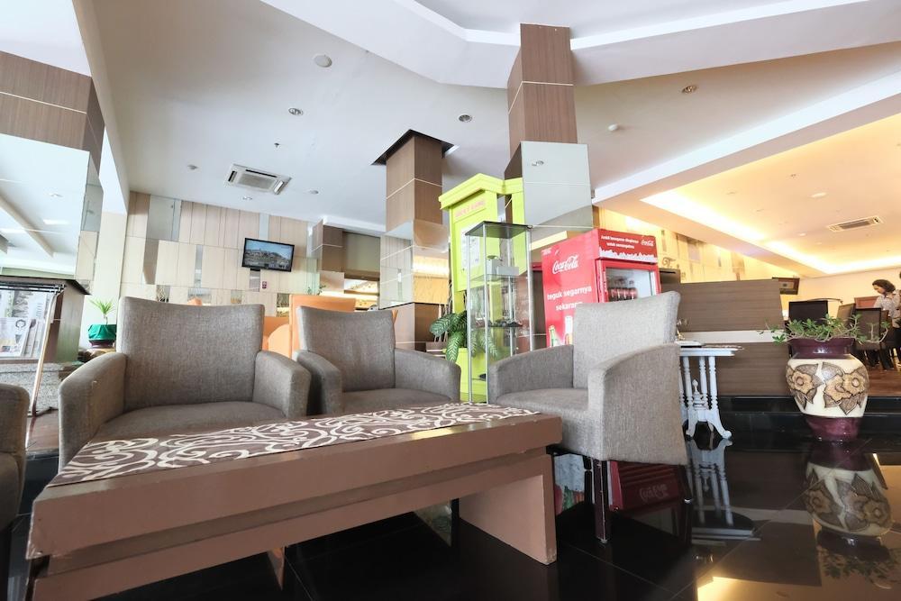 Tjokro Hotel Klaten Exterior foto