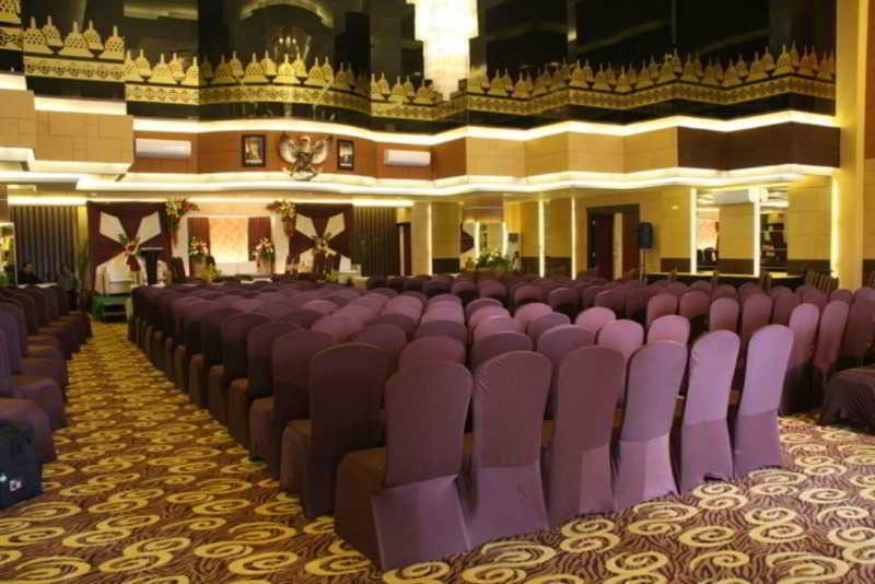 Tjokro Hotel Klaten Exterior foto