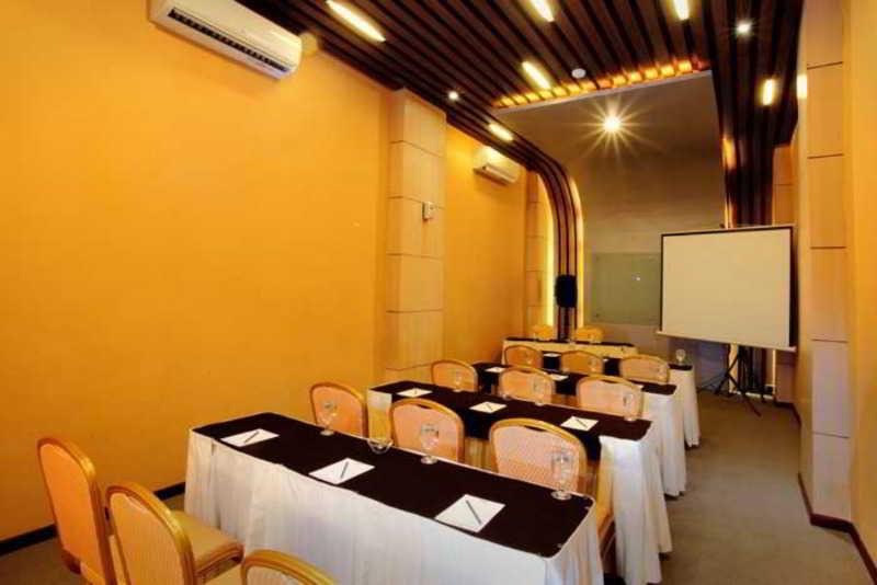 Tjokro Hotel Klaten Exterior foto